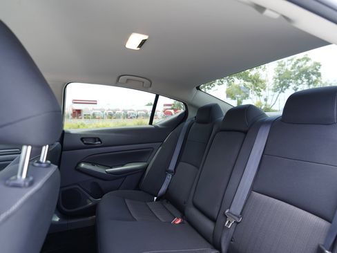 Used 2025 Nissan Altima 2.5 S FWD image 9