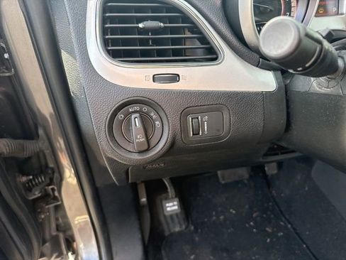 Used 2019 Dodge Journey SE w/ Premium Group image 12