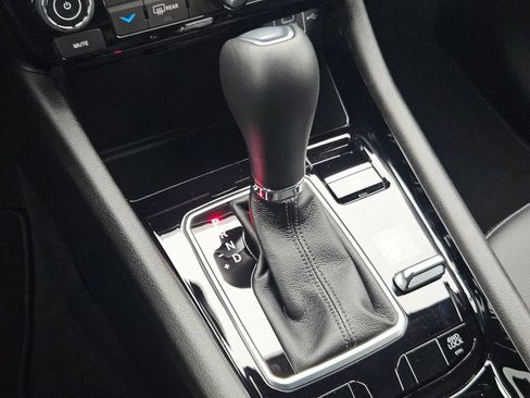 New 2026 Jeep Compass Limited image 18