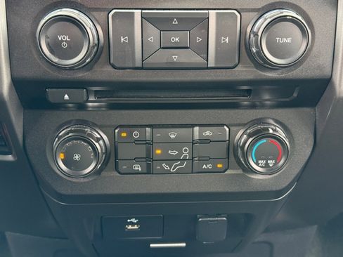 Used 2017 Ford F550 2WD Regular Cab Super Duty image 15