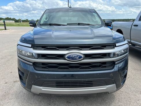 Used 2024 Ford Expedition XLT RWD image 2