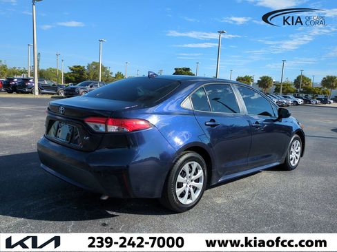 Used 2021 Toyota Corolla LE image 5