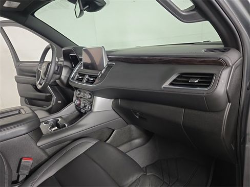 Used 2024 Chevrolet Suburban Z71 w/ Luxury Package image 22