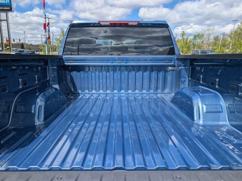 Used 2024 Chevrolet Silverado 1500 LT AWD/4WD image 19