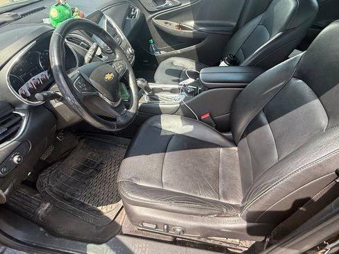 Used 2016 Chevrolet Malibu LT w/ Leather Package FWD image 11