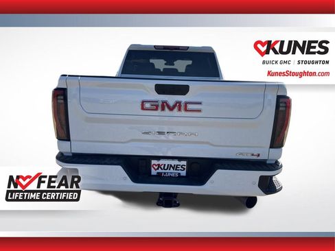 Used 2025 GMC Sierra 2500 AT4 AWD/4WD image 10