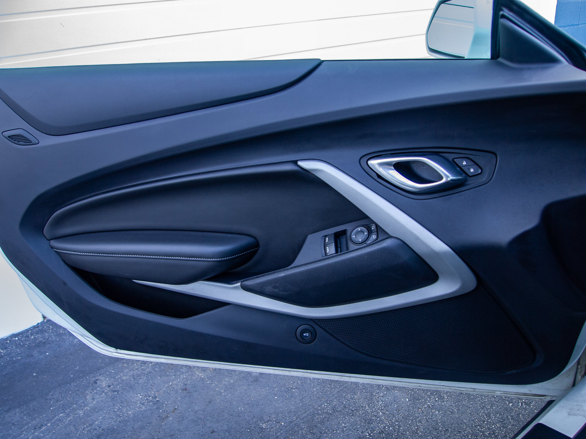 Used 2023 Chevrolet Camaro LT RWD image 11
