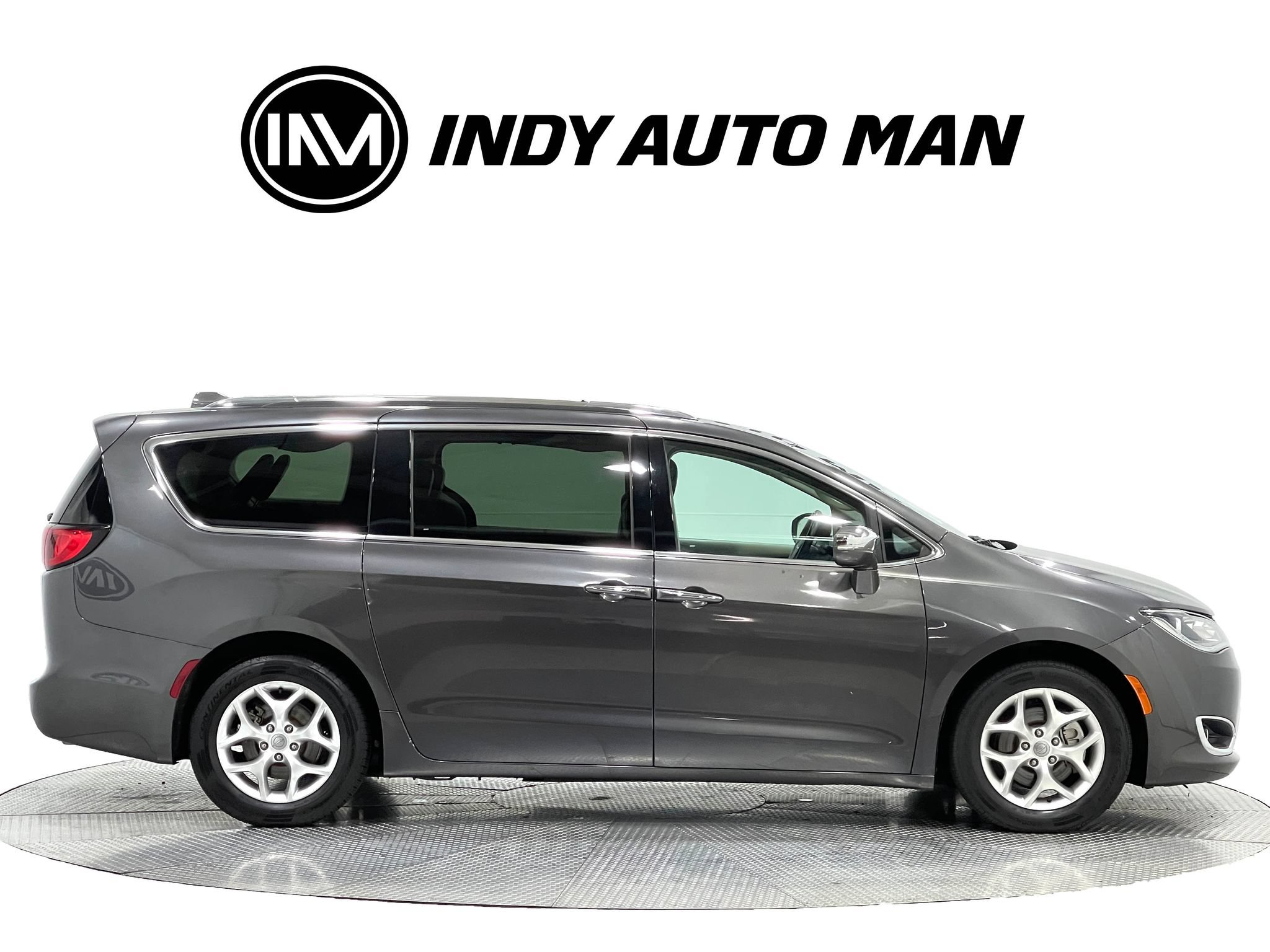 Used 2020 Chrysler Pacifica Limited FWD image 3