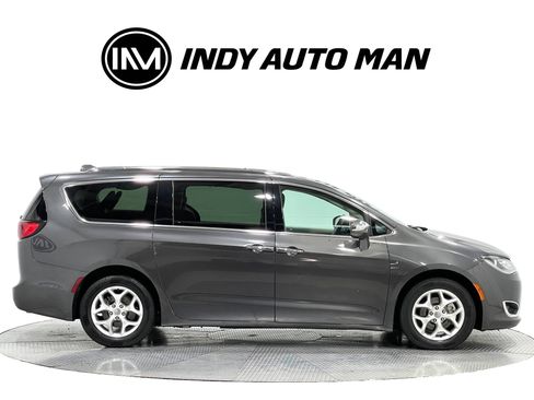 Used 2020 Chrysler Pacifica Limited FWD image 3