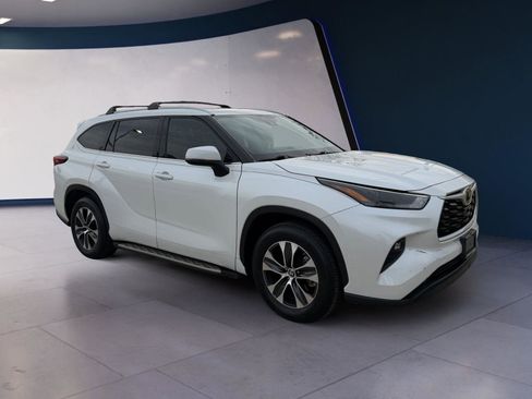 Used 2022 Toyota Highlander XLE image 7