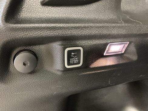 Used 2023 Jeep Grand Cherokee L Laredo AWD/4WD image 35