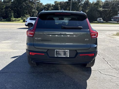 New 2026 Volvo XC40 B5 Plus w/ Protection Package Premier image 4