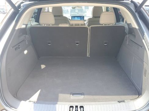 Used 2022 Lincoln Nautilus FWD w/ Premium Package image 9