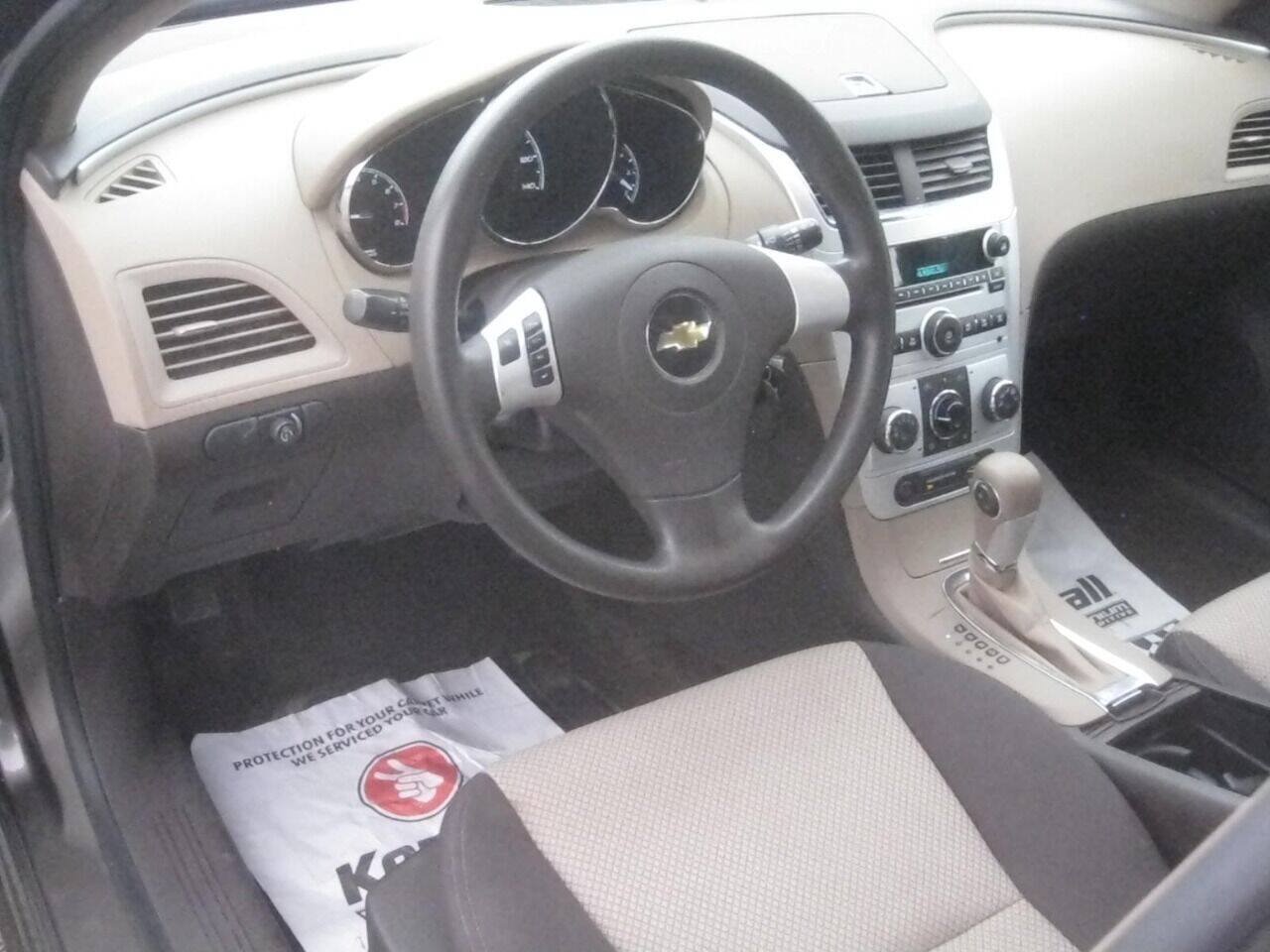 Used 2011 Chevrolet Malibu LS FWD image 12