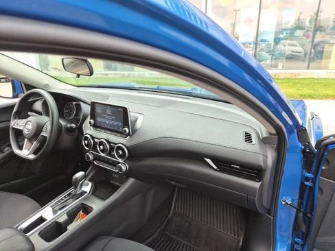 Used 2023 Nissan Sentra SV FWD image 9