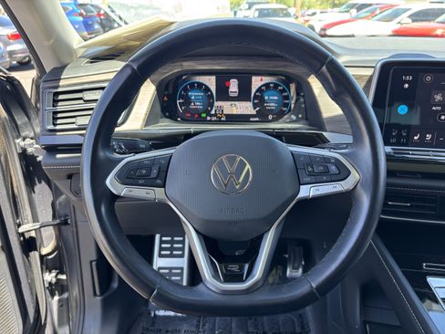 Used 2024 Volkswagen Atlas SEL Premium R-Line AWD/4WD image 26