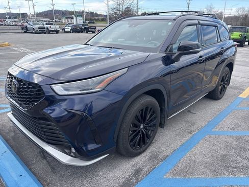 Used 2024 Toyota Highlander XSE image 2