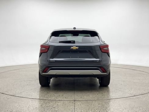 Used 2025 Chevrolet Trax LT w/ LT Convenience Package image 7
