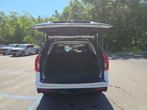 Used 2025 Ford Expedition Active AWD/4WD image 3