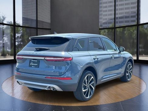 Certified 2025 Lincoln Corsair Reserve AWD/4WD image 3