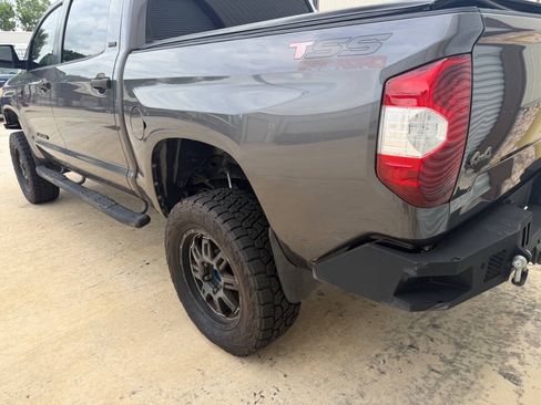 Used 2016 Toyota Tundra SR5 w/ SR5 Upgrade Package AWD/4WD image 15