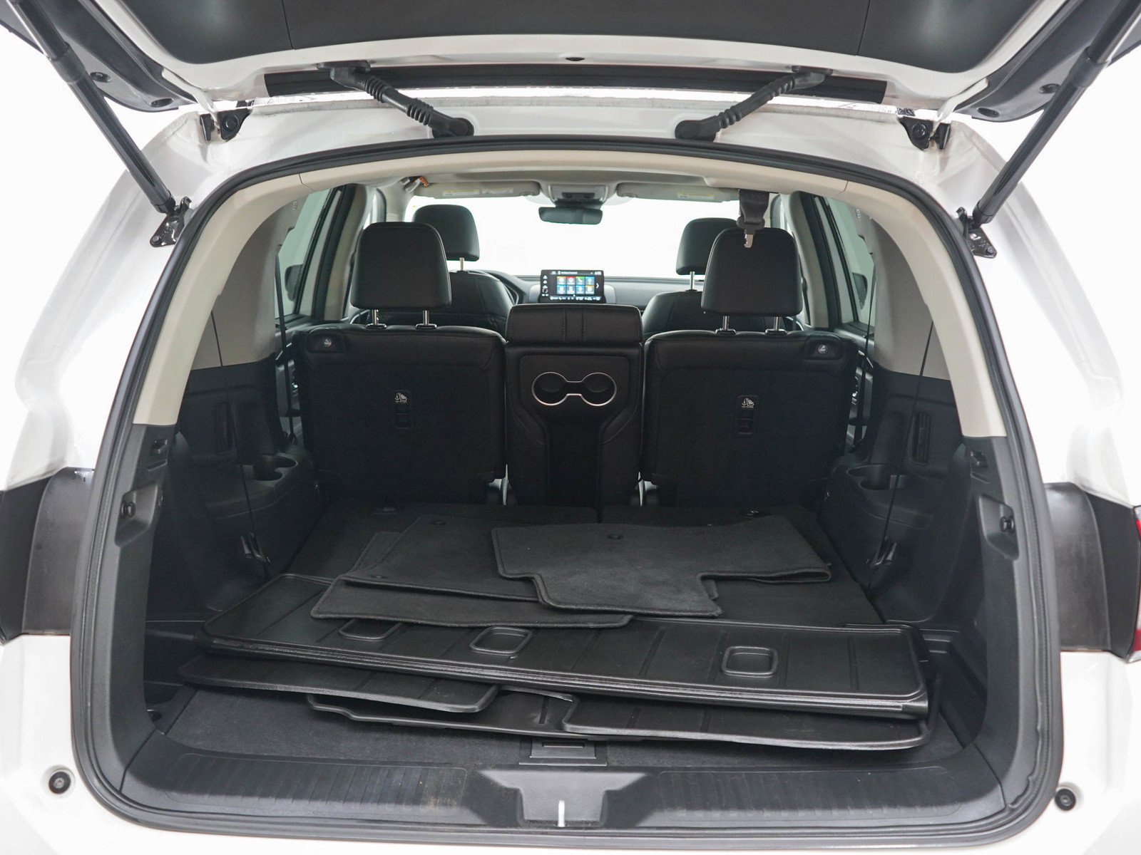 Used 2024 Honda Pilot Touring image 16