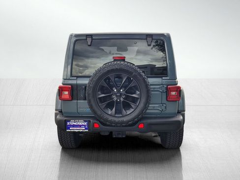 Used 2025 Jeep Wrangler Unlimited Sahara AWD/4WD image 5