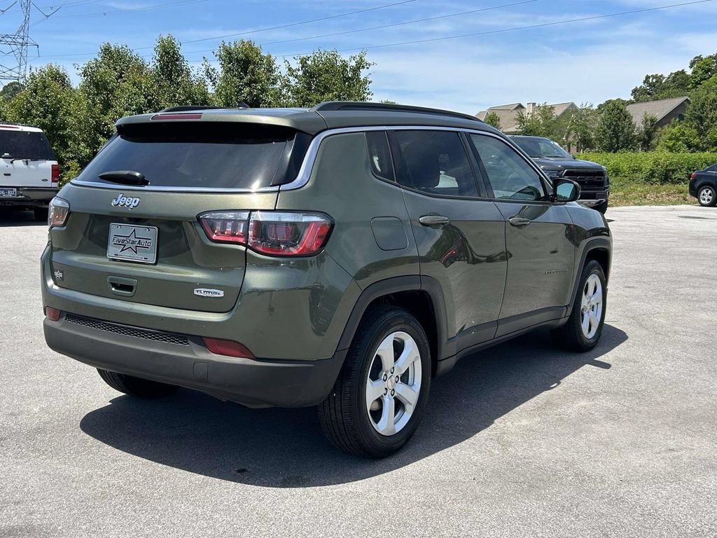 Used 2018 Jeep Compass Latitude FWD image 3