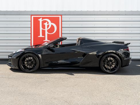 Used 2025 Chevrolet Corvette Z06 RWD image 33