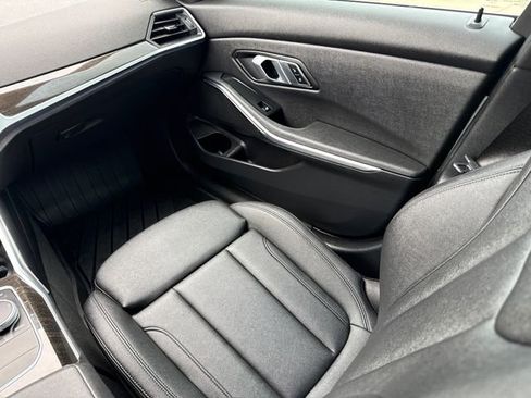 Used 2021 BMW 330i Sedan w/ Convenience Package RWD image 15