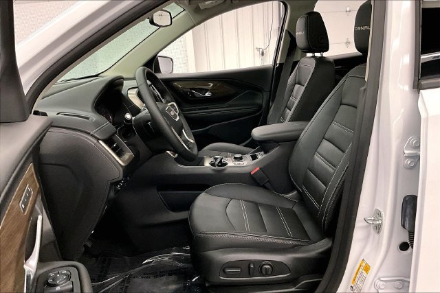 Used 2024 GMC Terrain Denali w/ Denali Premium Package AWD/4WD image 24