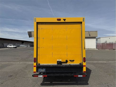 Used 2020 GMC Savana 3500 Extended w/ Driver Convenience Package image 6