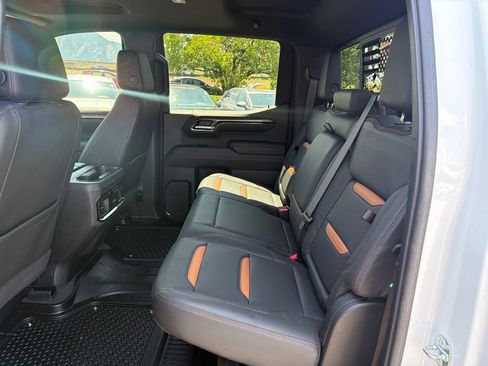 Used 2022 GMC Sierra 1500 AT4 w/ AT4 Preferred Package AWD/4WD image 19