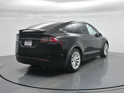 Used 2018 Tesla Model X 75D image 27