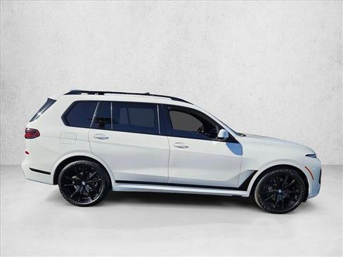 Certified 2023 BMW X7 xDrive40i w/ M Sport Package image 4
