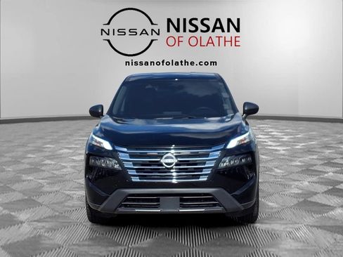 Used 2024 Nissan Rogue S FWD image 32