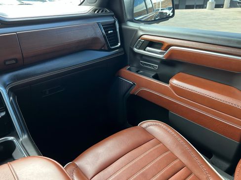 Used 2023 GMC Sierra 1500 Denali Ultimate image 10