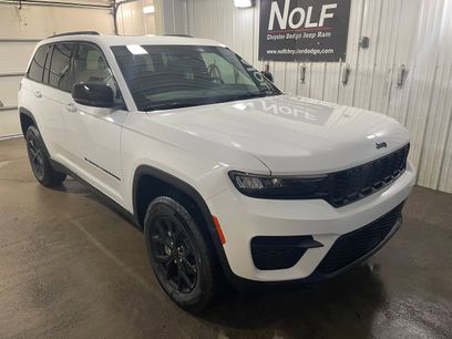 New 2025 Jeep Grand Cherokee Altitude