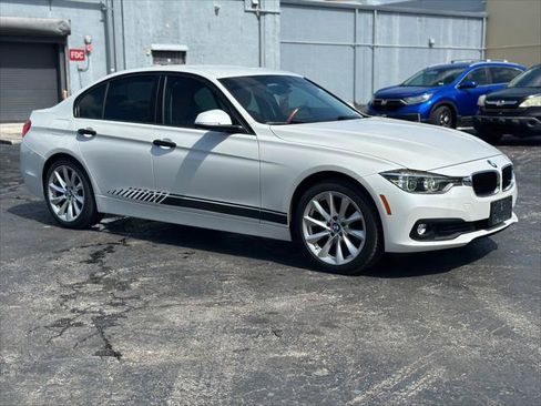 Used 2018 BMW 320i Sedan RWD image 11