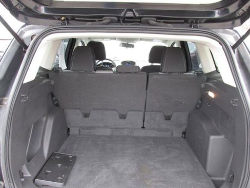 Used 2017 Ford Escape SE image 7