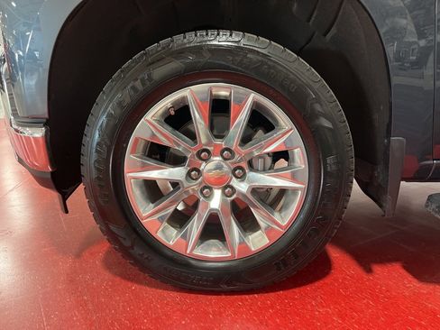 Used 2021 Chevrolet Silverado 1500 LTZ w/ Z71 Off-Road Package image 9