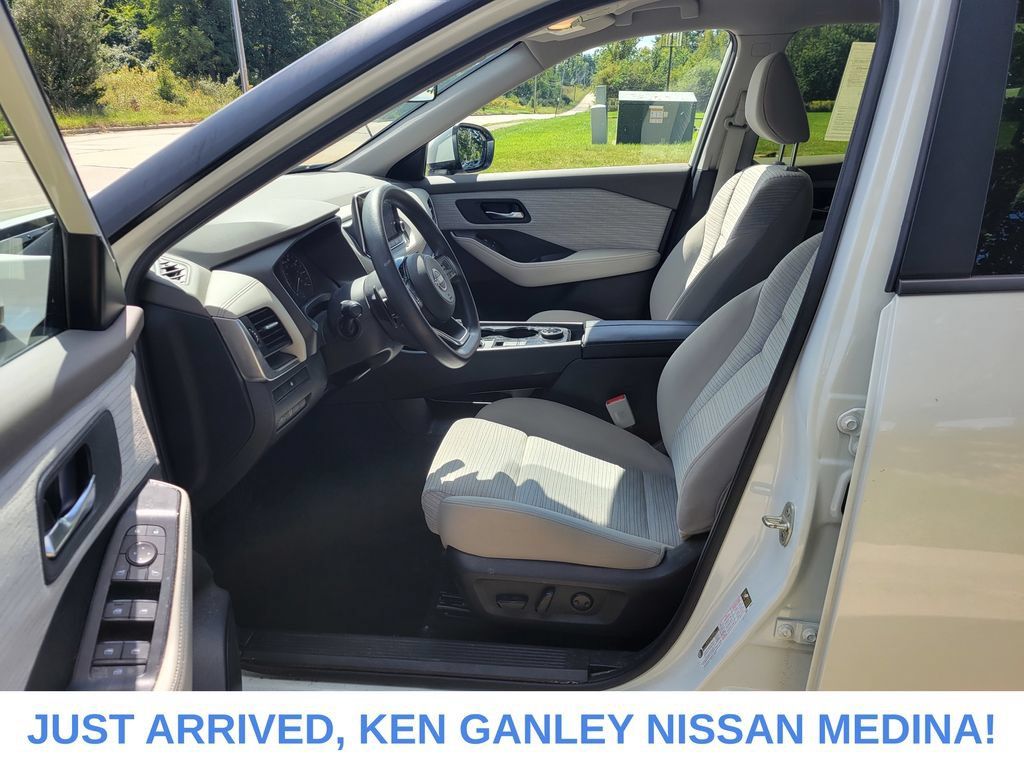 Certified 2023 Nissan Rogue SV AWD/4WD image 13