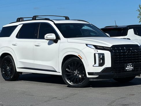 Used 2025 Hyundai Palisade Calligraphy AWD/4WD image 2