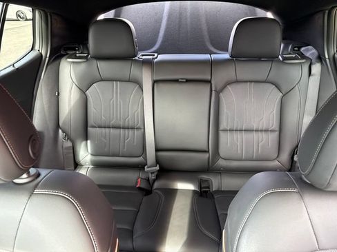 Used 2025 Buick Envista Avenir FWD image 42