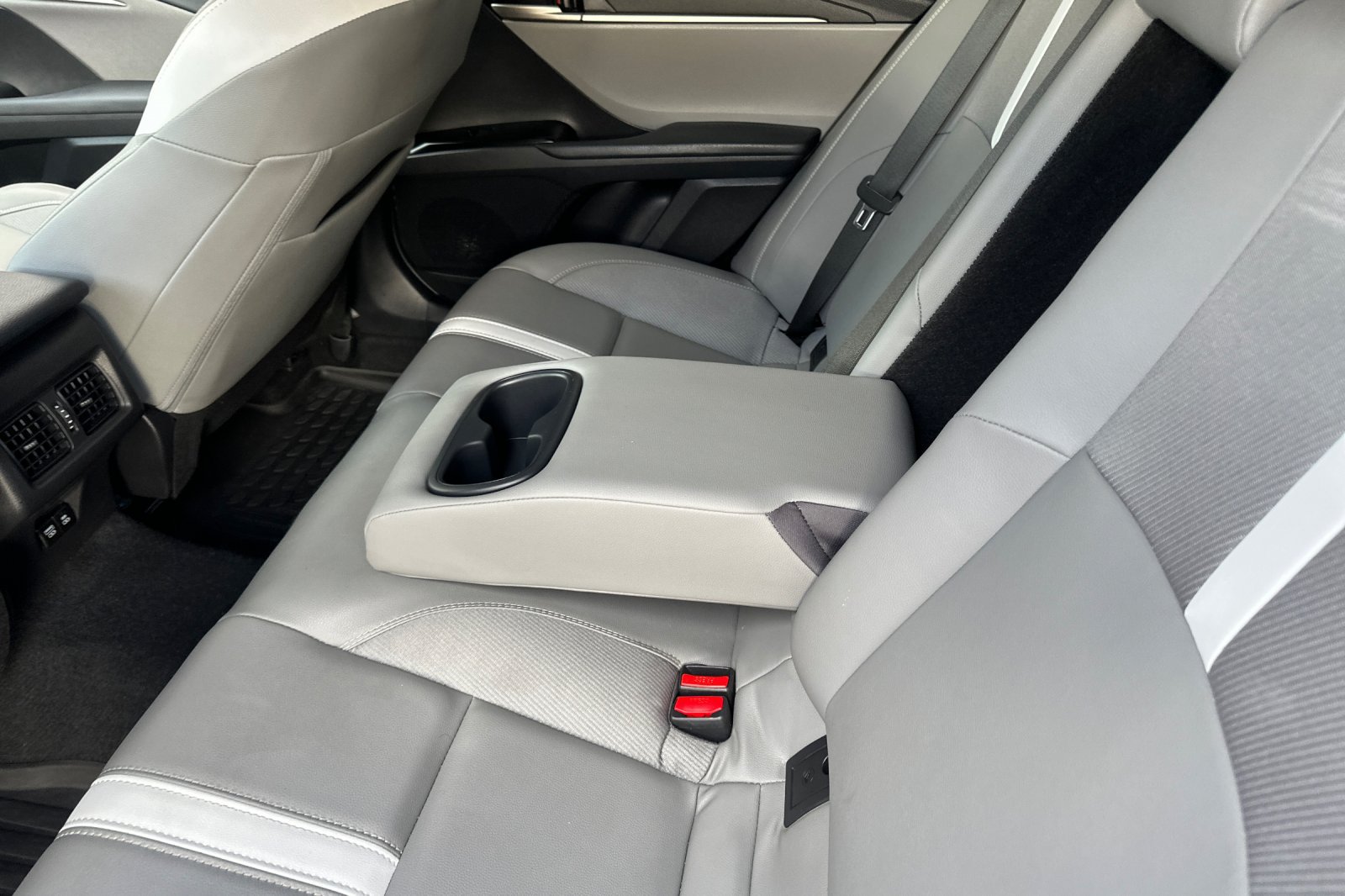 Certified 2025 Toyota Camry SE FWD image 12