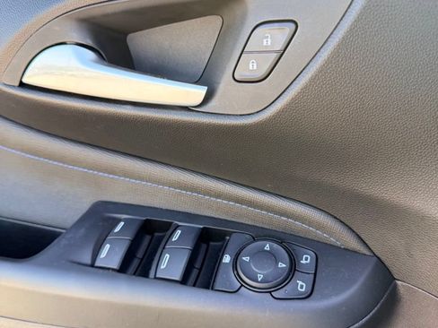 Used 2025 Buick Envista Sport Touring w/ Convenience I Package FWD image 10