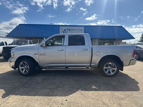 Used 2017 RAM 1500 Laramie w/ Convenience Group image 7