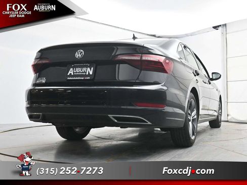 Used 2020 Volkswagen Jetta R-Line w/ R-Line Cold Weather Package image 22