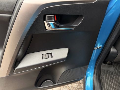 Used 2018 Toyota RAV4 XLE image 16