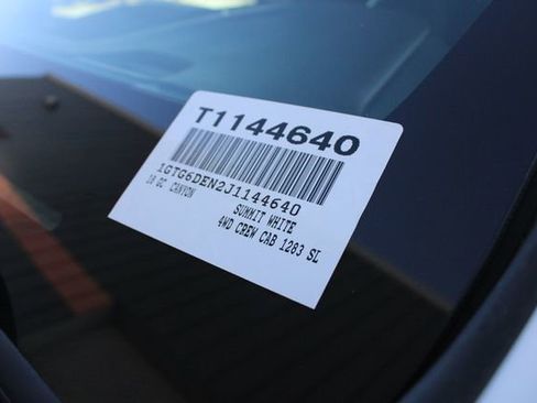 Used 2018 GMC Canyon SLT w/ Driver Alert Package image 38